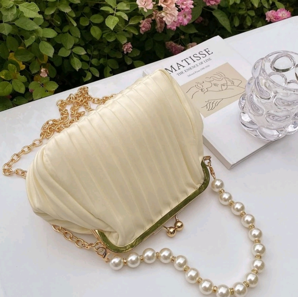 Purse - Picture 2 of 4